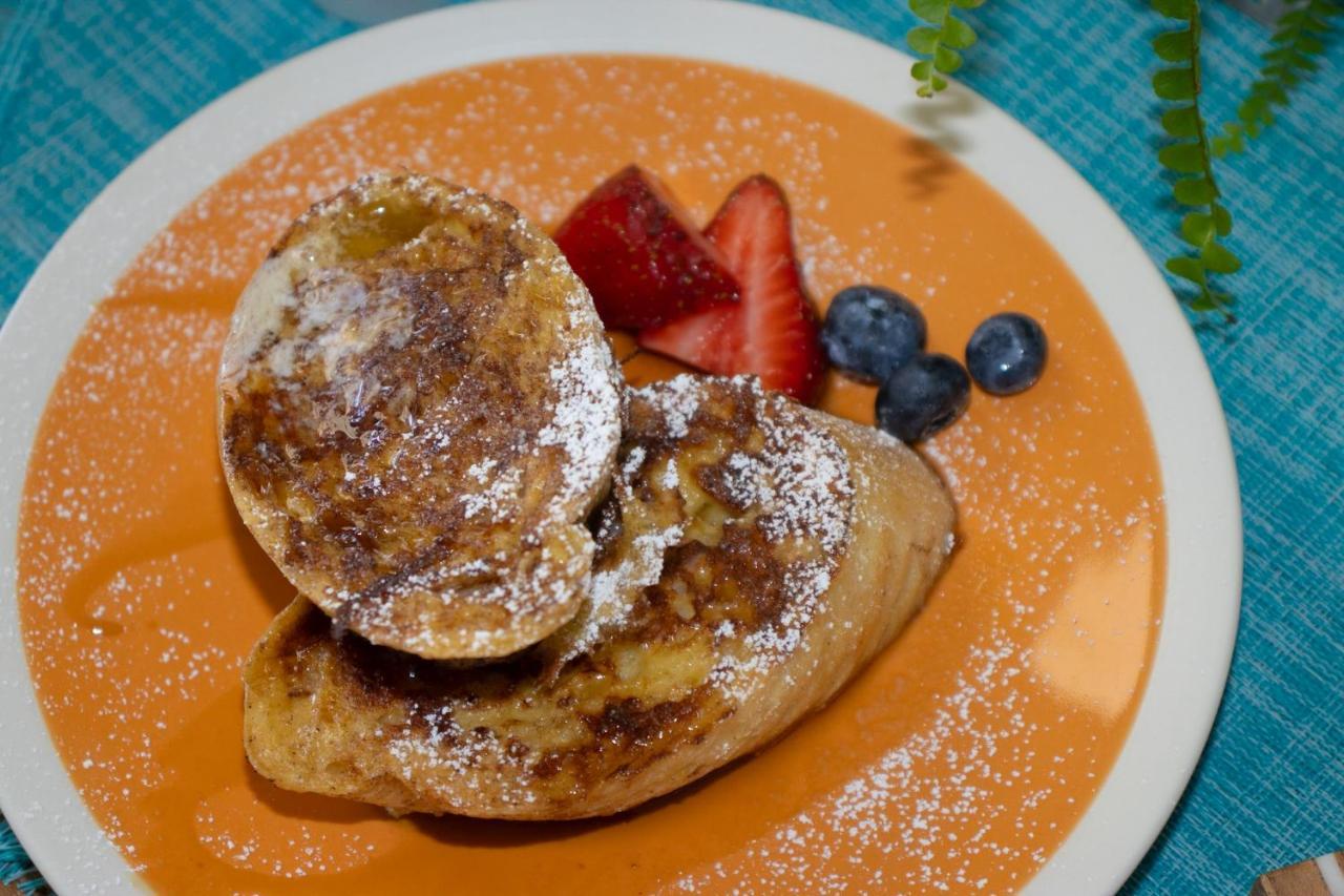 The Serene House Bed & Breakfast Luquillo Dış mekan fotoğraf